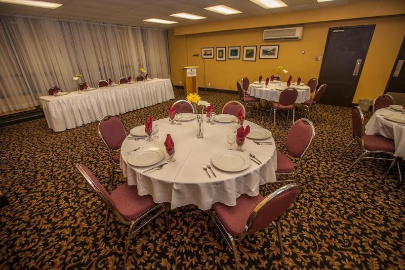 Clarenville Inn Экстерьер фото